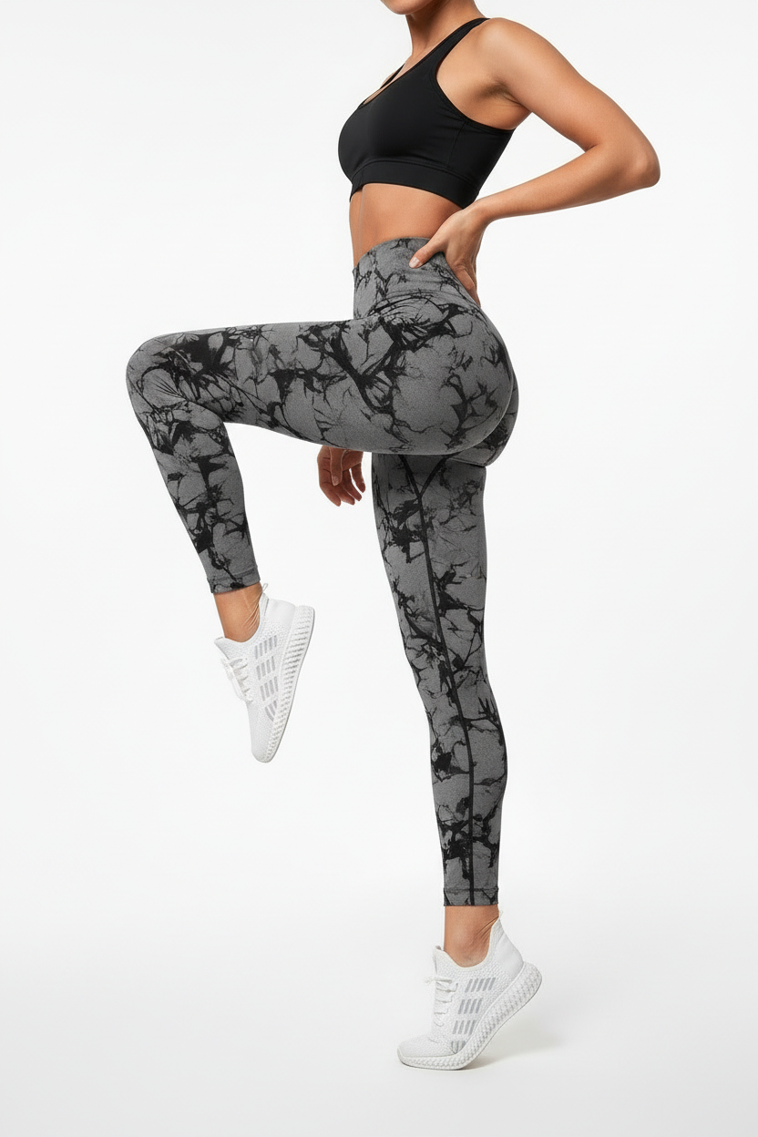 Graue Leggings - Dynamische Pose